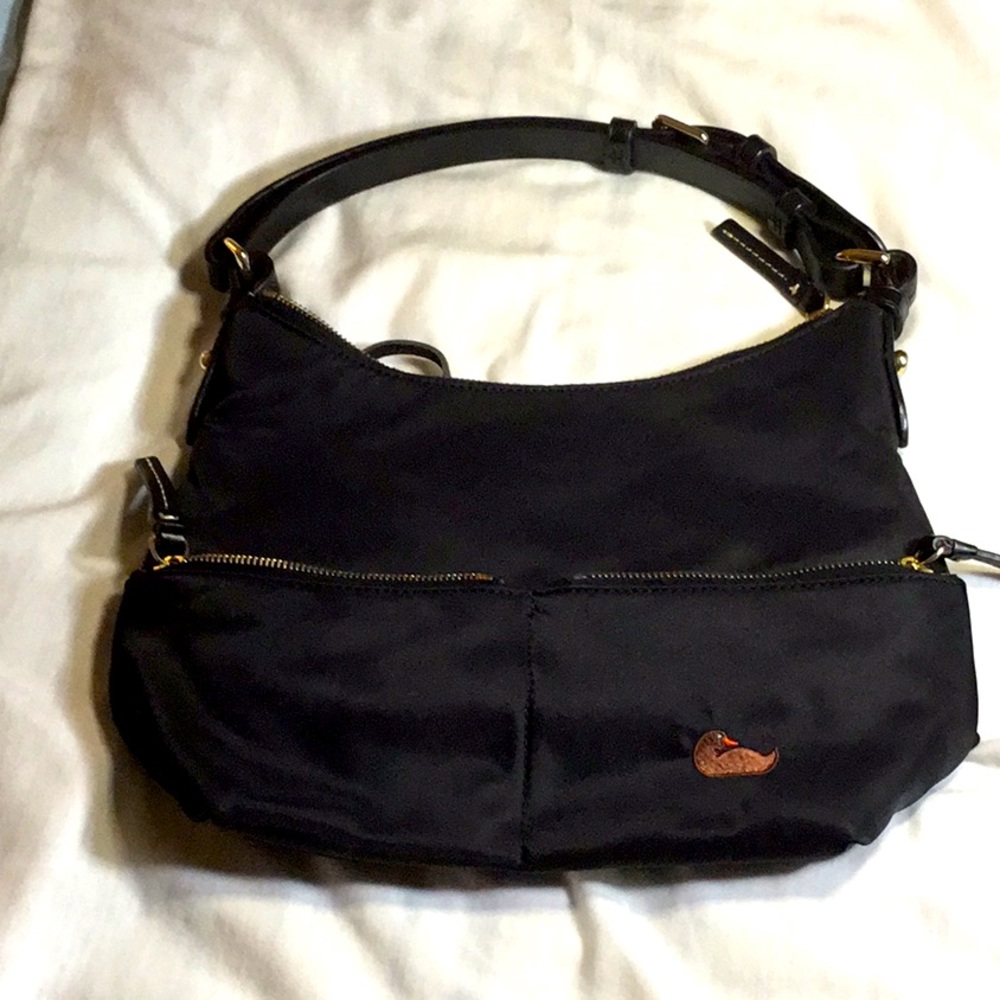Dooney & Bourke Small Shoulder bag— in great condition!